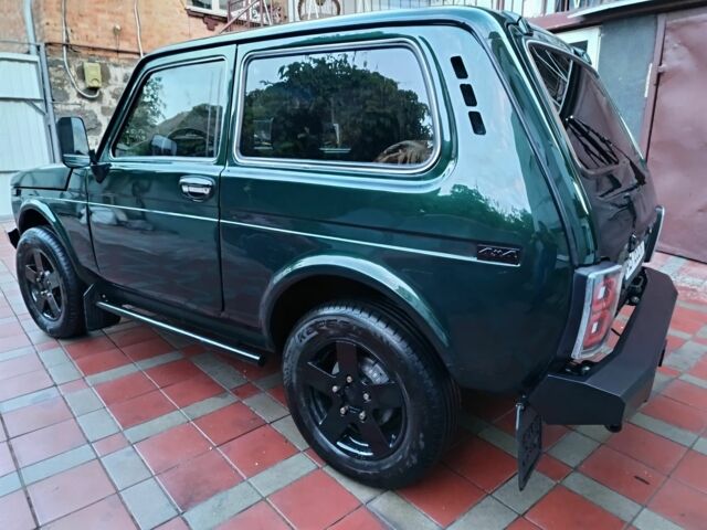 Зелений ВАЗ 21214, об'ємом двигуна 1.7 л та пробігом 1 тис. км за 3800 $, фото 1 на Automoto.ua