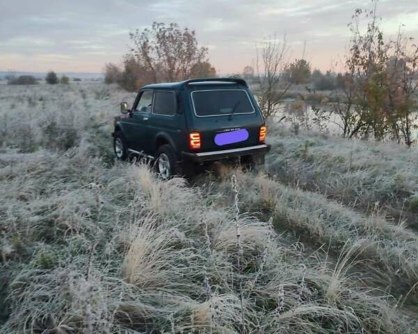 Зелений ВАЗ 21214, об'ємом двигуна 1.7 л та пробігом 70 тис. км за 4700 $, фото 1 на Automoto.ua