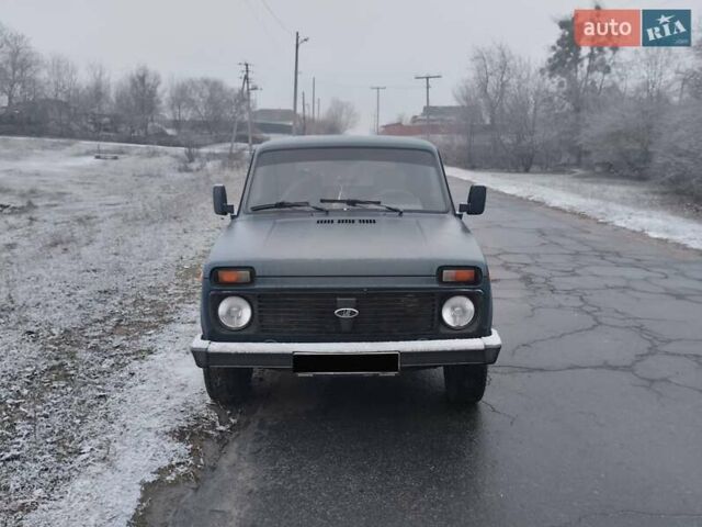 Зелений ВАЗ 21214, об'ємом двигуна 1.7 л та пробігом 282 тис. км за 2500 $, фото 1 на Automoto.ua