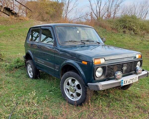 Зеленый ВАЗ 21214, объемом двигателя 1.69 л и пробегом 169 тыс. км за 3000 $, фото 1 на Automoto.ua