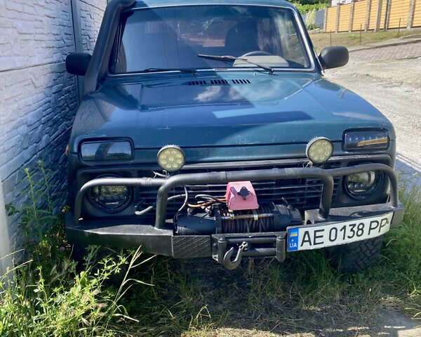 Зелений ВАЗ 21214, об'ємом двигуна 1.7 л та пробігом 120 тис. км за 5100 $, фото 1 на Automoto.ua