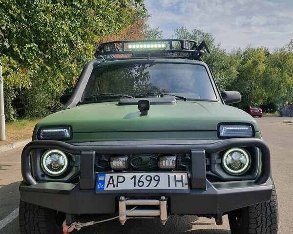 Зелений ВАЗ 21214, об'ємом двигуна 1.6 л та пробігом 175 тис. км за 6500 $, фото 1 на Automoto.ua