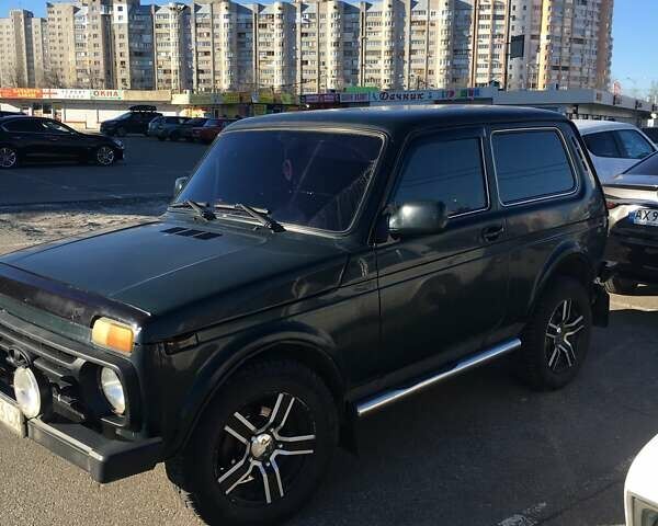 Зеленый ВАЗ 21214, объемом двигателя 1.7 л и пробегом 230 тыс. км за 5700 $, фото 1 на Automoto.ua