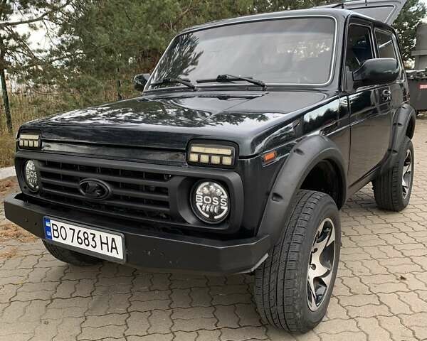 Зелений ВАЗ 21214, об'ємом двигуна 1.69 л та пробігом 122 тис. км за 6700 $, фото 1 на Automoto.ua