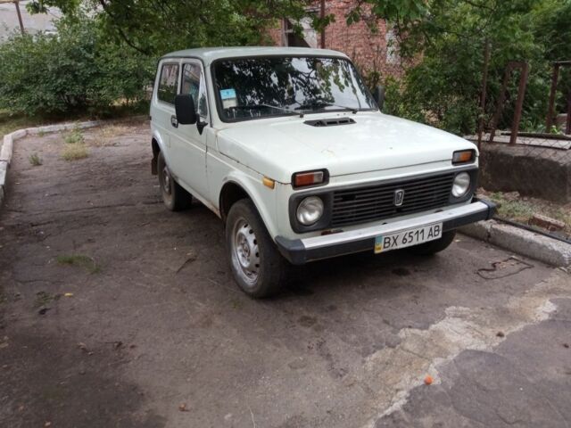 Білий ВАЗ 2123 Niva, об'ємом двигуна 1 л та пробігом 123 тис. км за 1120 $, фото 1 на Automoto.ua