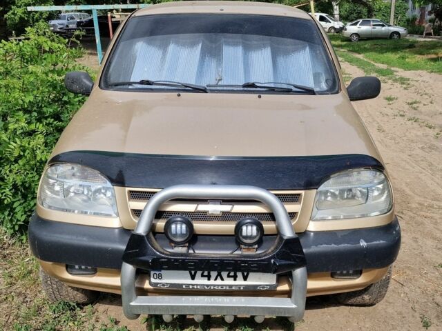 Бежевый ВАЗ 2123 Niva, объемом двигателя 0 л и пробегом 248 тыс. км за 4700 $, фото 1 на Automoto.ua