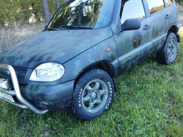 Черный ВАЗ 2123 Niva, объемом двигателя 1.7 л и пробегом 170 тыс. км за 4000 $, фото 1 на Automoto.ua