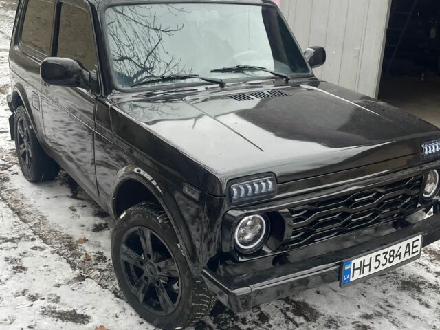 Чорний ВАЗ 2123 Niva, об'ємом двигуна 1.7 л та пробігом 160 тис. км за 5800 $, фото 1 на Automoto.ua