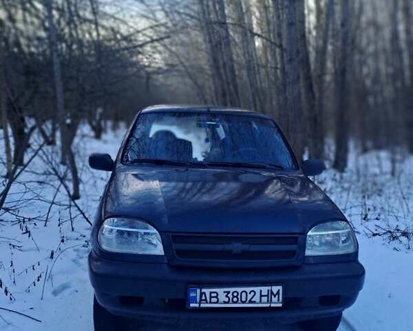 ВАЗ 2123 Niva, объемом двигателя 1.69 л и пробегом 500 тыс. км за 2300 $, фото 1 на Automoto.ua