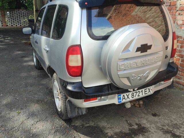 Серый ВАЗ 2123 Niva, объемом двигателя 1.7 л и пробегом 250 тыс. км за 5000 $, фото 1 на Automoto.ua