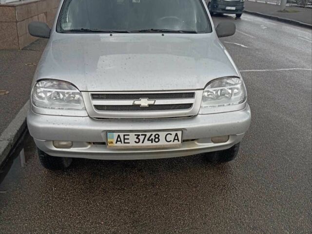 Сірий ВАЗ 2123 Niva, об'ємом двигуна 0 л та пробігом 230 тис. км за 4200 $, фото 1 на Automoto.ua