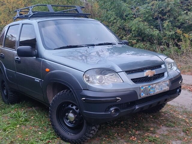 Сірий ВАЗ 2123 Niva, об'ємом двигуна 0 л та пробігом 107 тис. км за 4400 $, фото 1 на Automoto.ua