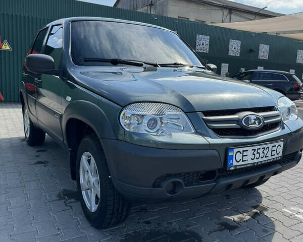 Зеленый ВАЗ 2123 Niva, объемом двигателя 1.69 л и пробегом 28 тыс. км за 11990 $, фото 1 на Automoto.ua