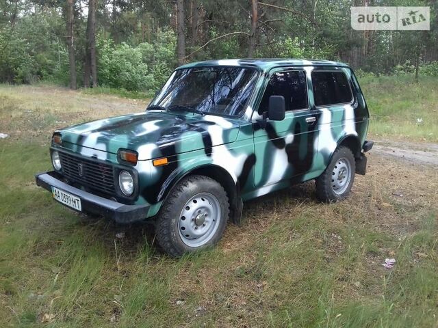 Зелений ВАЗ 2123 Niva, об'ємом двигуна 1.7 л та пробігом 130 тис. км за 3200 $, фото 1 на Automoto.ua