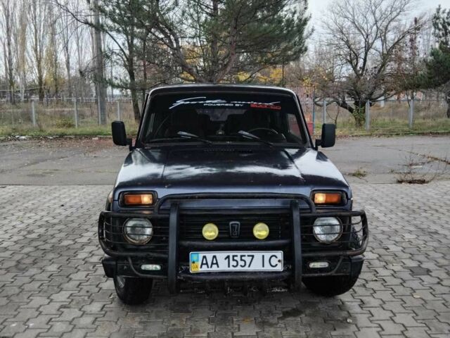 Фиолетовый ВАЗ 2131 Нива, объемом двигателя 2 л и пробегом 2 тыс. км за 1650 $, фото 1 на Automoto.ua