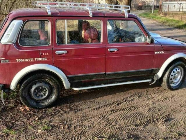 Красный ВАЗ 2131 Нива, объемом двигателя 1.7 л и пробегом 127 тыс. км за 2300 $, фото 1 на Automoto.ua