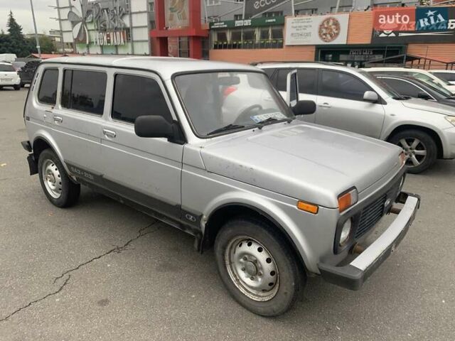 ВАЗ 2131 Нива 2011 в Киеве на Automoto.ua Серый ВАЗ 2131 Нива, объемом двигателя 1.7 л и пробегом 253 тыс. км за 3950 $, фото 1 на Automoto.ua