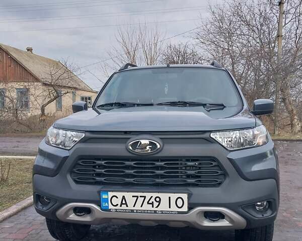 Серый ВАЗ 2131 Нива, объемом двигателя 1.69 л и пробегом 49 тыс. км за 12000 $, фото 1 на Automoto.ua