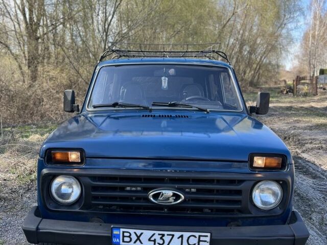 Синий ВАЗ 2131 Нива, объемом двигателя 1.7 л и пробегом 200 тыс. км за 1950 $, фото 1 на Automoto.ua