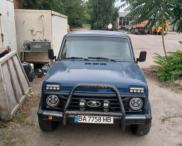 Синий ВАЗ 2131 Нива, объемом двигателя 1.7 л и пробегом 250 тыс. км за 3500 $, фото 1 на Automoto.ua