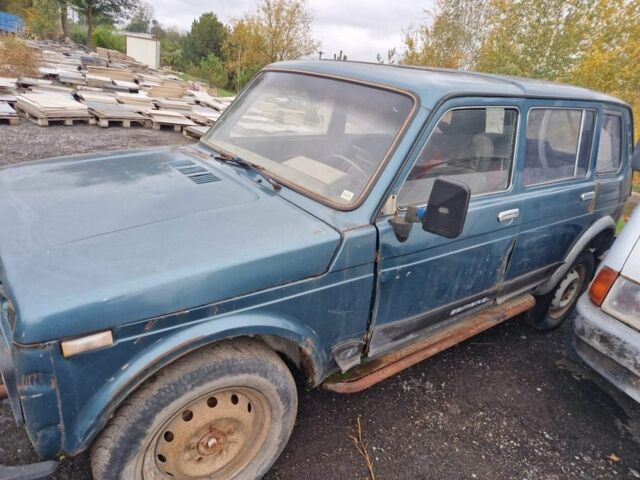 ВАЗ 2131 Нива 2004 в Днепре (Днепропетровске) на Automoto.ua Зеленый ВАЗ 2131 Нива, объемом двигателя 0 л и пробегом 100 тыс. км за 800 $, фото 1 на Automoto.ua