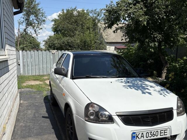 Білий ВАЗ 2170 Priora, об'ємом двигуна 1.6 л та пробігом 180 тис. км за 2900 $, фото 1 на Automoto.ua