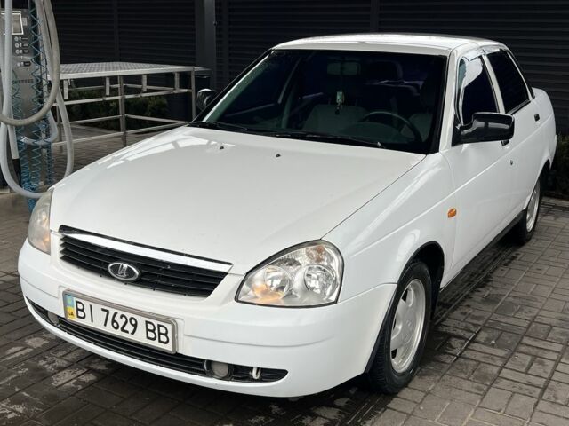 Белый ВАЗ 2170 Priora, объемом двигателя 1.6 л и пробегом 164 тыс. км за 2500 $, фото 1 на Automoto.ua