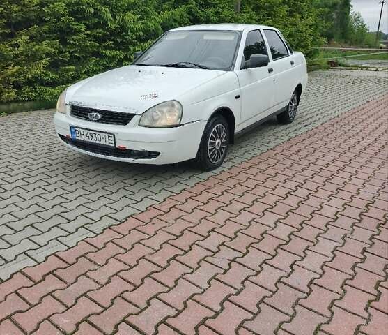 Білий ВАЗ 2170 Priora, об'ємом двигуна 1.6 л та пробігом 400 тис. км за 1350 $, фото 1 на Automoto.ua