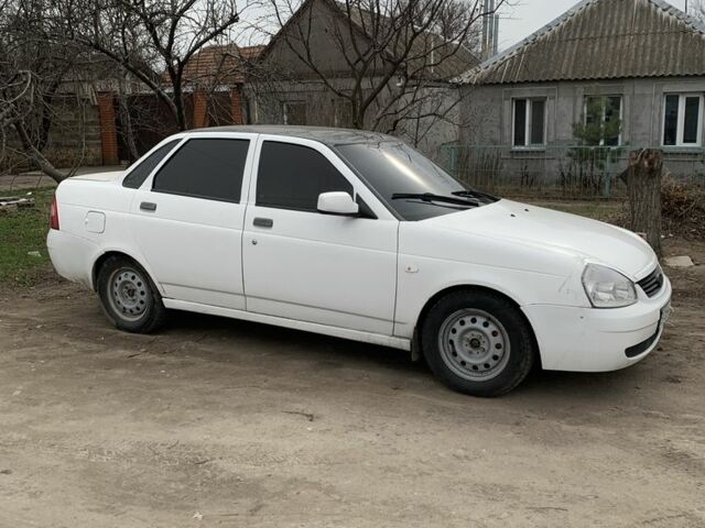 Белый ВАЗ 2170 Priora, объемом двигателя 1.6 л и пробегом 240 тыс. км за 1700 $, фото 1 на Automoto.ua