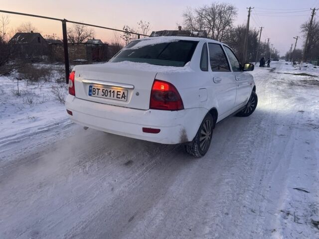 Білий ВАЗ 2170 Priora, об'ємом двигуна 1.6 л та пробігом 200 тис. км за 2450 $, фото 1 на Automoto.ua
