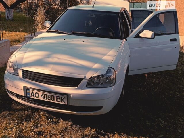 Белый ВАЗ 2170 Priora, объемом двигателя 1.6 л и пробегом 91 тыс. км за 3400 $, фото 1 на Automoto.ua
