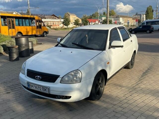 Белый ВАЗ 2170 Priora, объемом двигателя 1.6 л и пробегом 168 тыс. км за 2300 $, фото 1 на Automoto.ua
