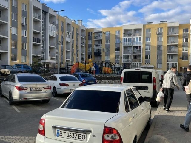 Белый ВАЗ 2170 Priora, объемом двигателя 1.6 л и пробегом 200 тыс. км за 1500 $, фото 1 на Automoto.ua