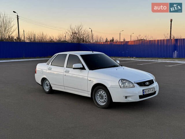 Білий ВАЗ 2170 Priora, об'ємом двигуна 1.6 л та пробігом 205 тис. км за 3600 $, фото 1 на Automoto.ua