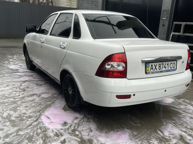 Білий ВАЗ 2170 Priora, об'ємом двигуна 2 л та пробігом 200 тис. км за 2350 $, фото 1 на Automoto.ua