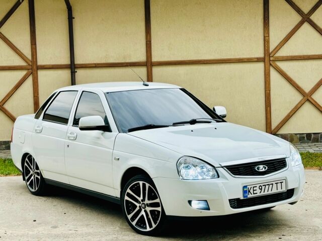 Белый ВАЗ 2170 Priora, объемом двигателя 1.6 л и пробегом 127 тыс. км за 5700 $, фото 1 на Automoto.ua
