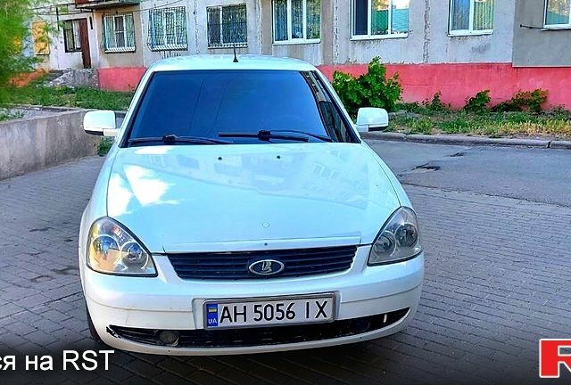 Белый ВАЗ 2170 Priora, объемом двигателя 1.6 л и пробегом 205 тыс. км за 3700 $, фото 1 на Automoto.ua