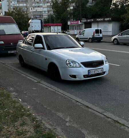 Белый ВАЗ 2170 Priora, объемом двигателя 1.6 л и пробегом 240 тыс. км за 4500 $, фото 1 на Automoto.ua