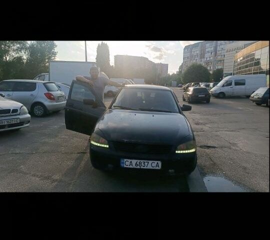 Чорний ВАЗ 2170 Priora, об'ємом двигуна 1.6 л та пробігом 300 тис. км за 812 $, фото 1 на Automoto.ua