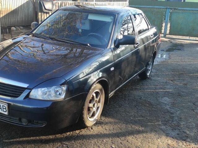 Чорний ВАЗ 2170 Priora, об'ємом двигуна 1.6 л та пробігом 194 тис. км за 3200 $, фото 1 на Automoto.ua