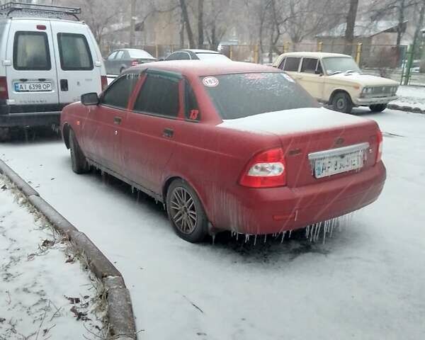 Красный ВАЗ 2170 Priora, объемом двигателя 1.6 л и пробегом 77 тыс. км за 2635 $, фото 1 на Automoto.ua