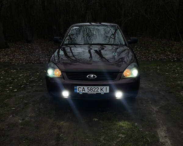 Красный ВАЗ 2170 Priora, объемом двигателя 1.6 л и пробегом 237 тыс. км за 2600 $, фото 1 на Automoto.ua