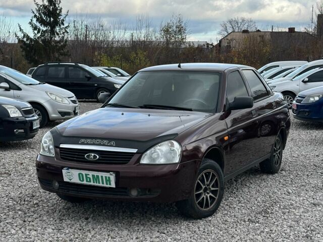 Красный ВАЗ 2170 Priora, объемом двигателя 1.6 л и пробегом 189 тыс. км за 3300 $, фото 1 на Automoto.ua