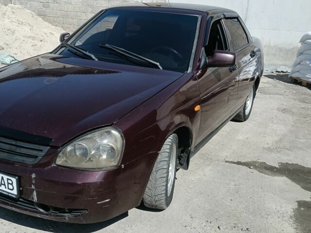 Червоний ВАЗ 2170 Priora, об'ємом двигуна 1.6 л та пробігом 209 тис. км за 1900 $, фото 1 на Automoto.ua