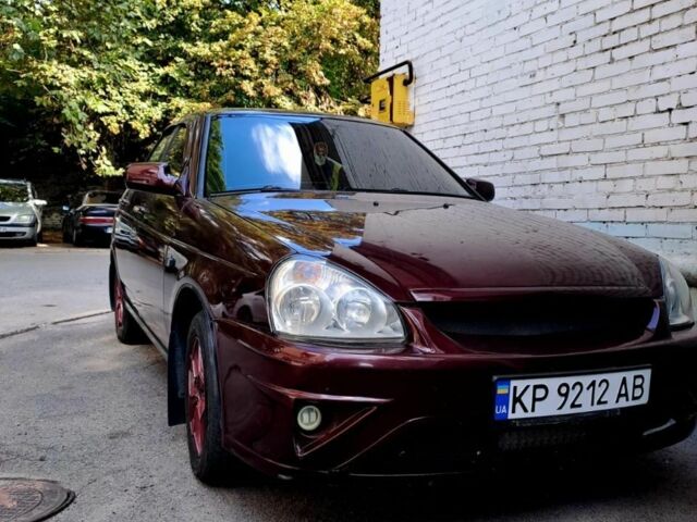 Красный ВАЗ 2170 Priora, объемом двигателя 1.6 л и пробегом 156 тыс. км за 2590 $, фото 1 на Automoto.ua