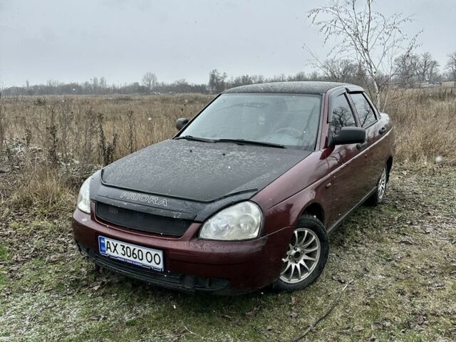 Красный ВАЗ 2170 Priora, объемом двигателя 1.6 л и пробегом 146 тыс. км за 2000 $, фото 1 на Automoto.ua