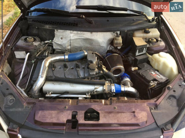 Красный ВАЗ 2170 Priora, объемом двигателя 1.6 л и пробегом 200 тыс. км за 4200 $, фото 1 на Automoto.ua