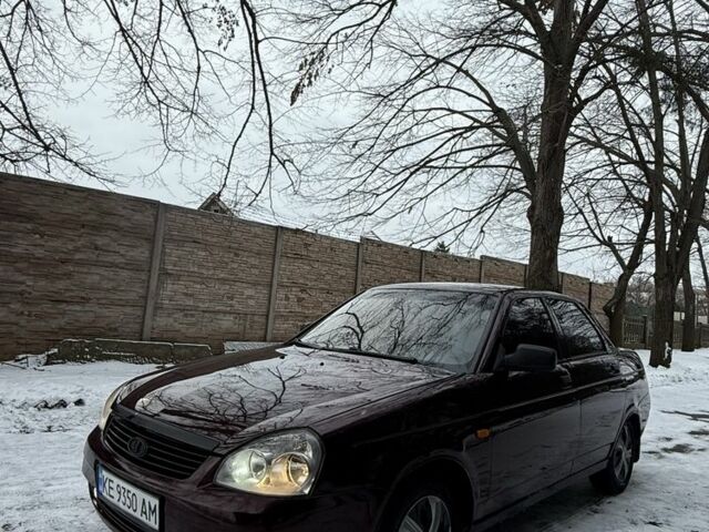 Красный ВАЗ 2170 Priora, объемом двигателя 1.6 л и пробегом 210 тыс. км за 2350 $, фото 1 на Automoto.ua