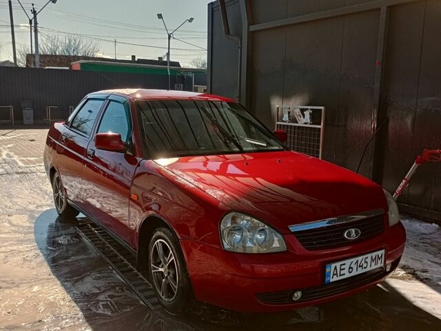 Красный ВАЗ 2170 Priora, объемом двигателя 1.6 л и пробегом 150 тыс. км за 2800 $, фото 1 на Automoto.ua