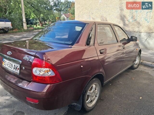 Красный ВАЗ 2170 Priora, объемом двигателя 1.6 л и пробегом 101 тыс. км за 1999 $, фото 1 на Automoto.ua
